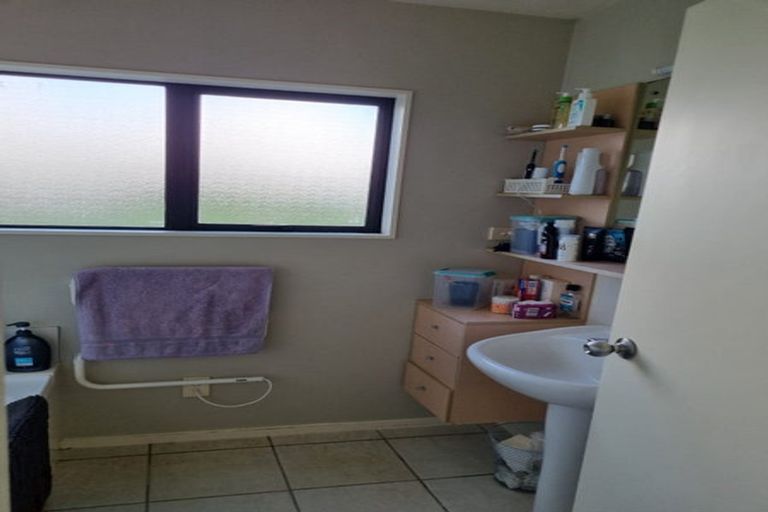 Photo of property in 29 Spalding Rise, Golflands, Auckland, 2013