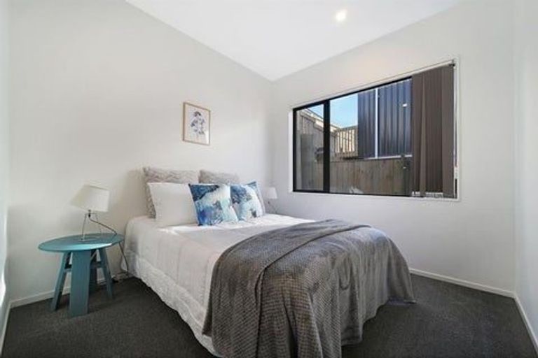Photo of property in 22a Crestview Rise, Papakura, 2110