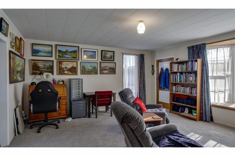 Photo of property in 2/90 Avenue Road, West End, Timaru, 7910
