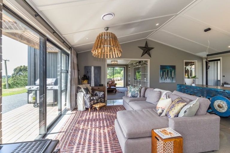 Photo of property in 157 Manakau Heights Drive, Manakau, Levin, 5573