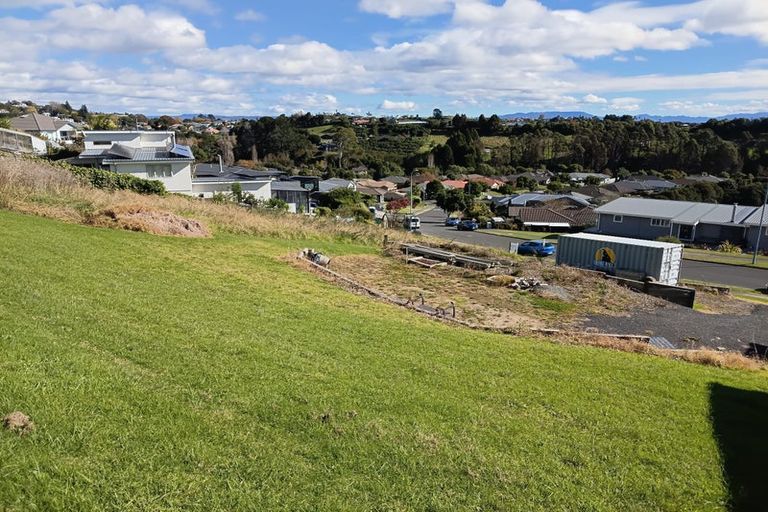 Photo of property in 77 Oteki Park Drive, Welcome Bay, Tauranga, 3112