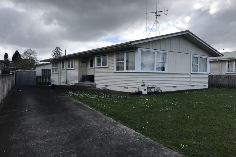 Photo of property in 27 Carrington Avenue, Hillcrest, Hamilton, 3216