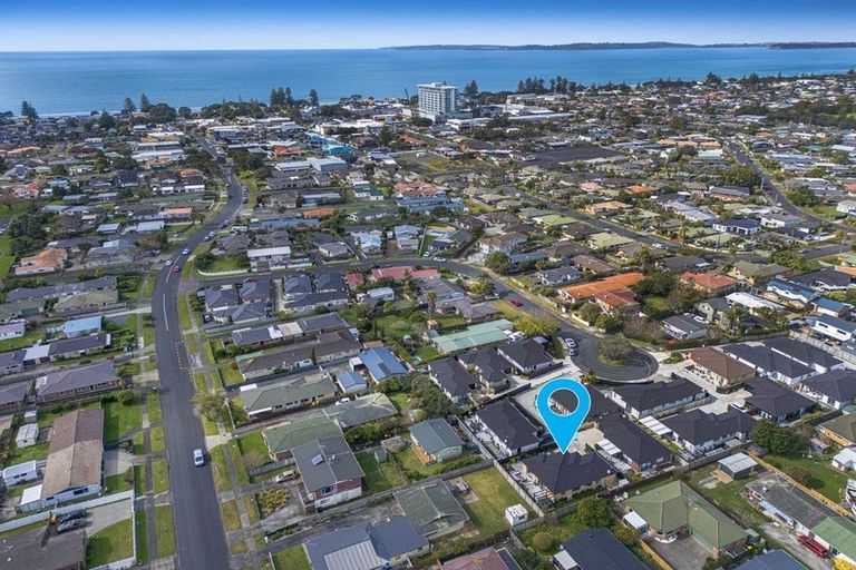 Photo of property in 16a Lillian Place, Orewa, 0931
