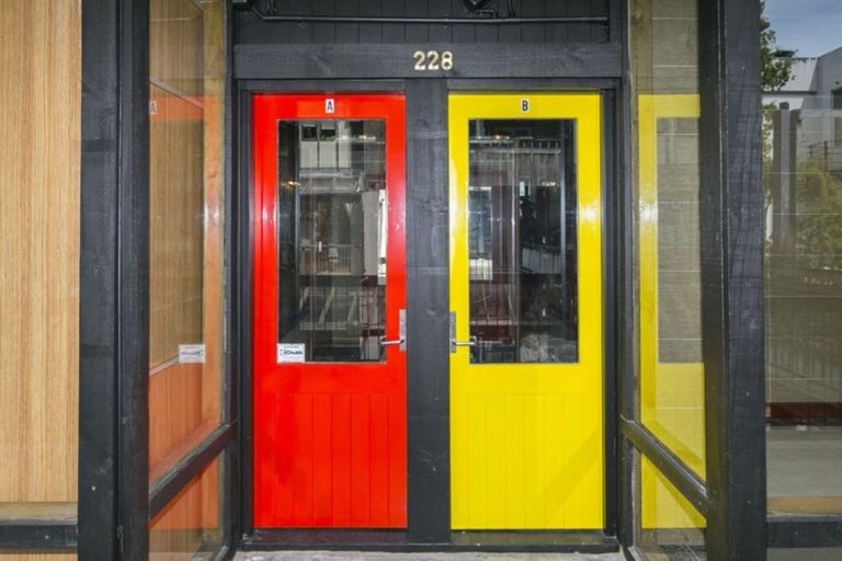 Photo of property in 228/21 Left Bank, Te Aro, Wellington, 6011