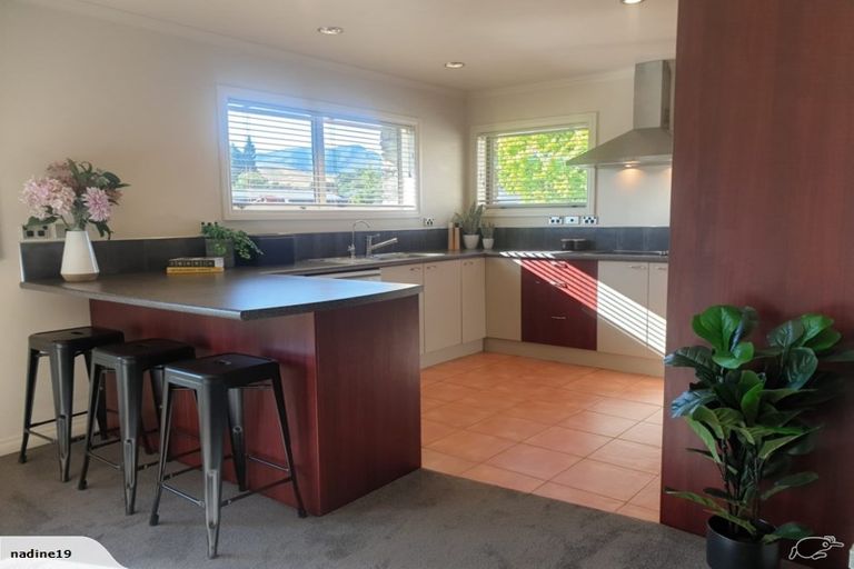 Photo of property in 4 Coburn Place, Lake Hayes, Queenstown, 9304