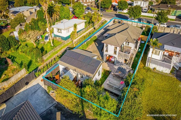 Photo of property in 123 Waimumu Road, Massey, Auckland, 0614