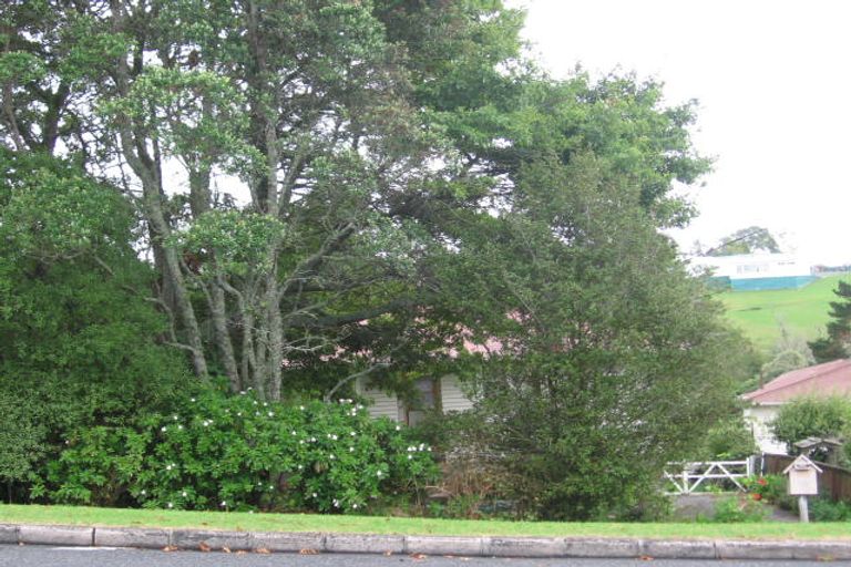 Photo of property in 85 Woodglen Road, Glen Eden, Auckland, 0602