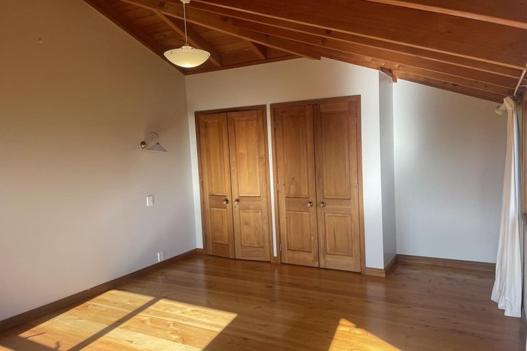 Photo of property in 18 Rayner Road, Piha, New Lynn, 0772