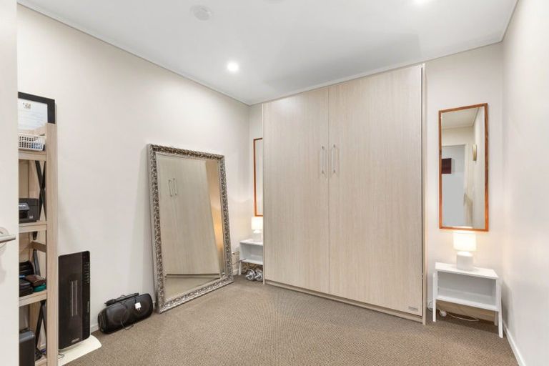 Photo of property in 15/72a Devonport Road, Tauranga, 3110