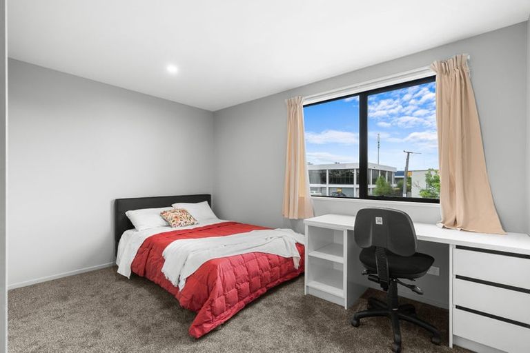 Photo of property in 10 Newnham Terrace, Upper Riccarton, Christchurch, 8041