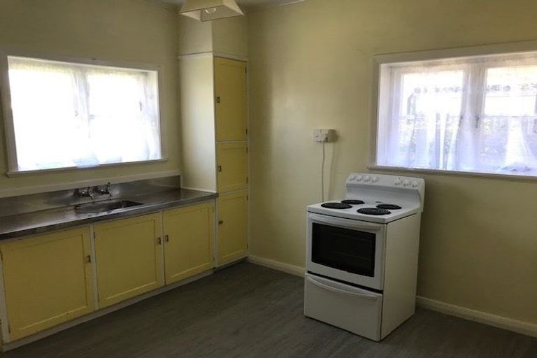 Photo of property in 69 Bell Road, Waiwhetu, Lower Hutt, 5010