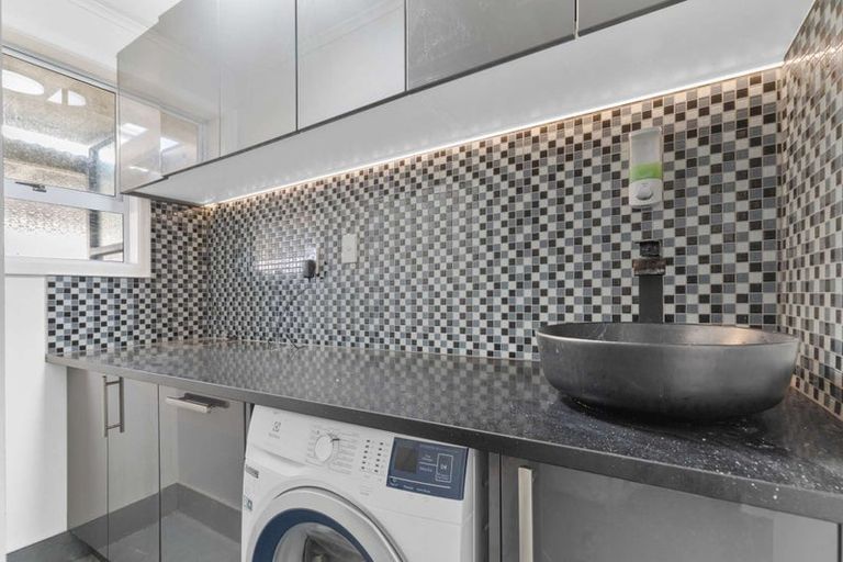 Photo of property in 417 Great South Road, Opaheke, Papakura, 2113