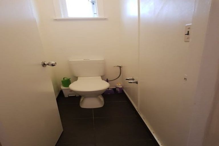 Photo of property in 13 Barclay Street, Newlands, Wellington, 6037