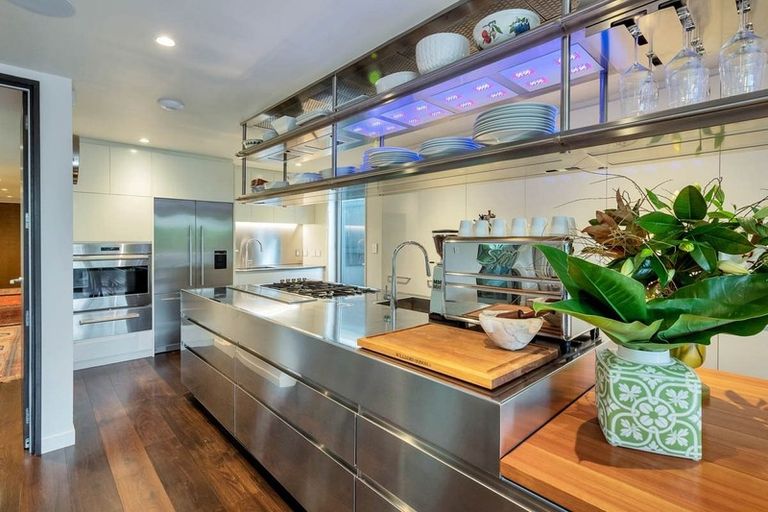 Photo of property in 48 Gladstone Road, Parnell, Auckland, 1052