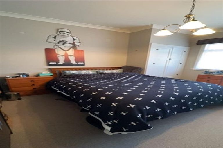 Photo of property in 14 Queenwood Road, Levin, 5510