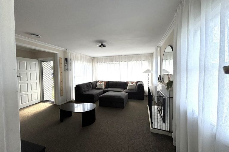 Photo of property in 2 Selwyn Street, Levin, 5510