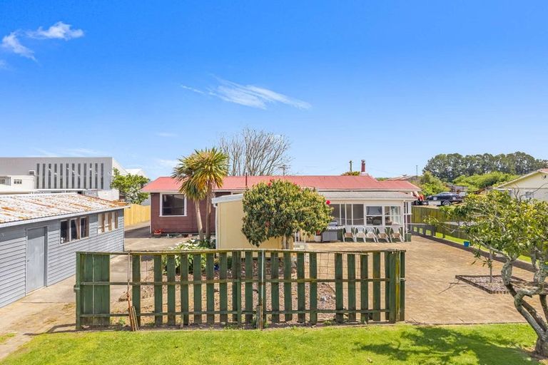 Photo of property in 18 Kowhai Avenue, Edgecumbe, 3120