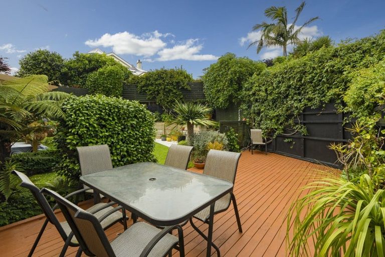 Photo of property in 108 Fourth Avenue, Tauranga, 3110