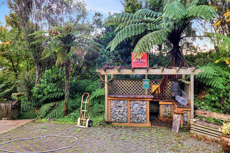 Photo of property in 23b Kennedy Grove, Stokes Valley, Lower Hutt, 5019