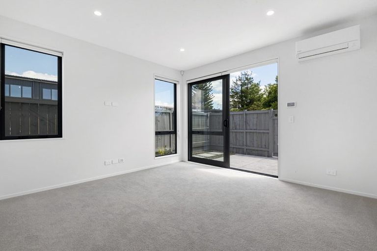Photo of property in 116 Pepene Avenue, Takanini, Auckland, 2112