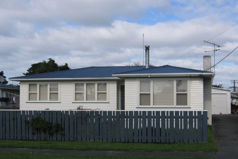 Photo of property in 114 Brandon Street, Featherston, 5710