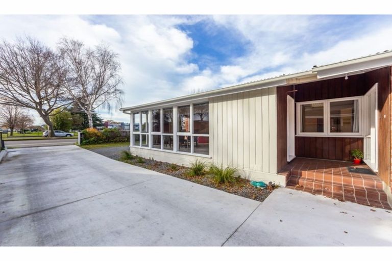 Photo of property in 201 Memorial Avenue, Burnside, Christchurch, 8053
