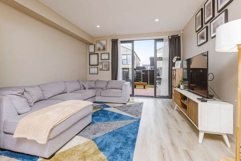 Photo of property in 12 Dignity Street, Papakura, 2110