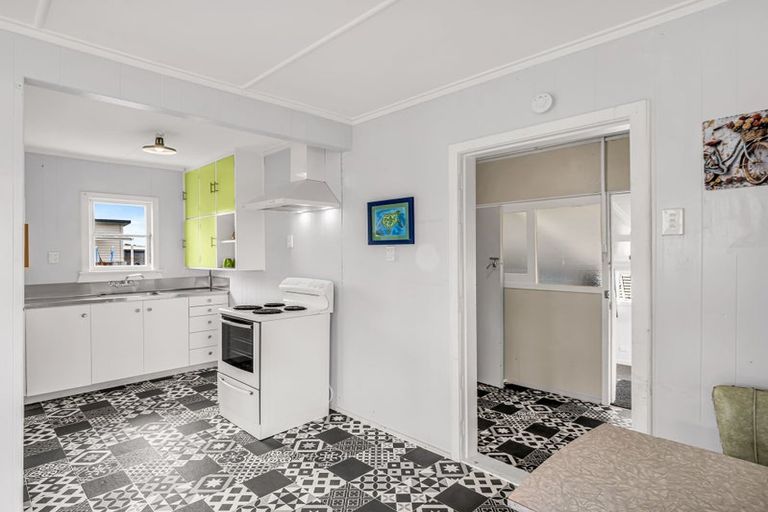 Photo of property in 31 Matai Street, Castlecliff, Whanganui, 4501