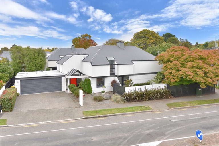 Photo of property in 25 Clyde Road, Upper Riccarton, Christchurch, 8041