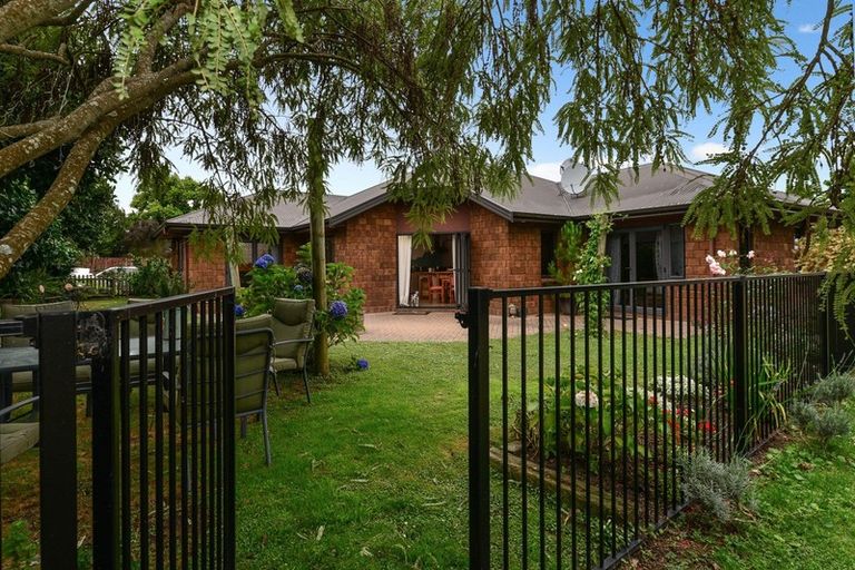 Photo of property in 37 Farringdon Avenue, Rototuna North, Hamilton, 3210