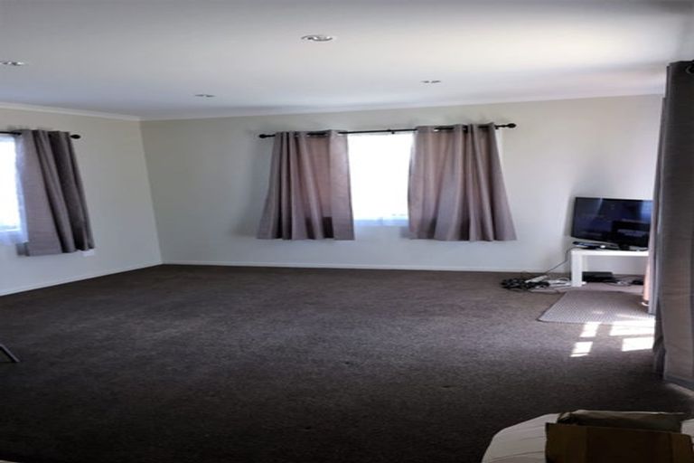 Photo of property in 1 Northolt Road, Fairview Downs, Hamilton, 3214