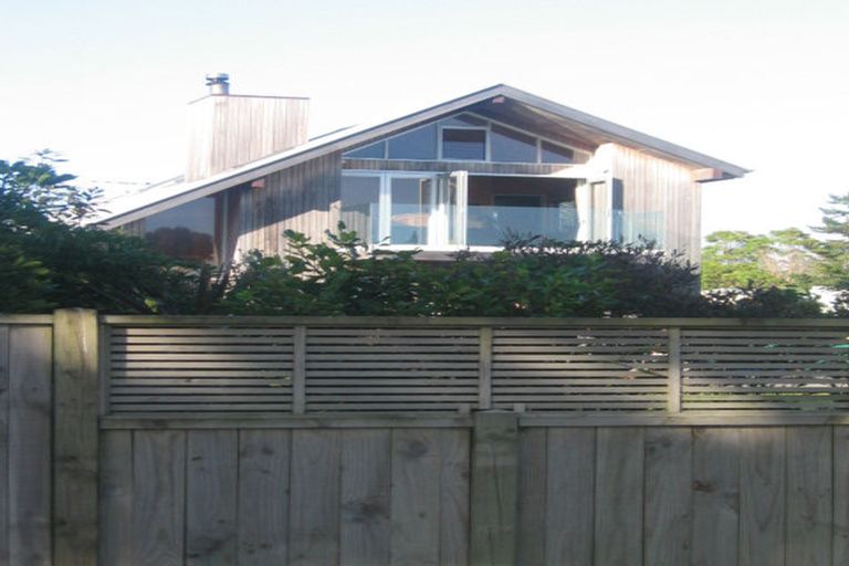Photo of property in 111 Pacific Parade, Matarangi, Whitianga, 3592