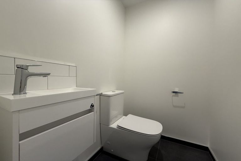 Photo of property in 2 Paradise Way, Halswell, 8025