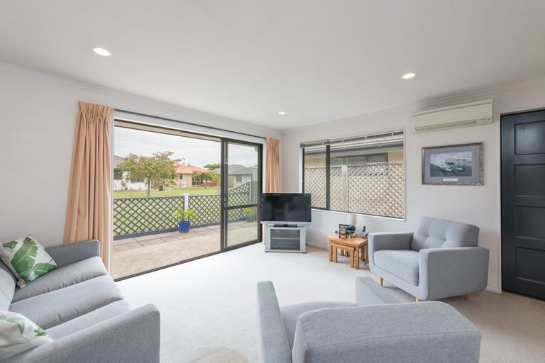 Photo of property in 8 The Drive, Richmond, 7020