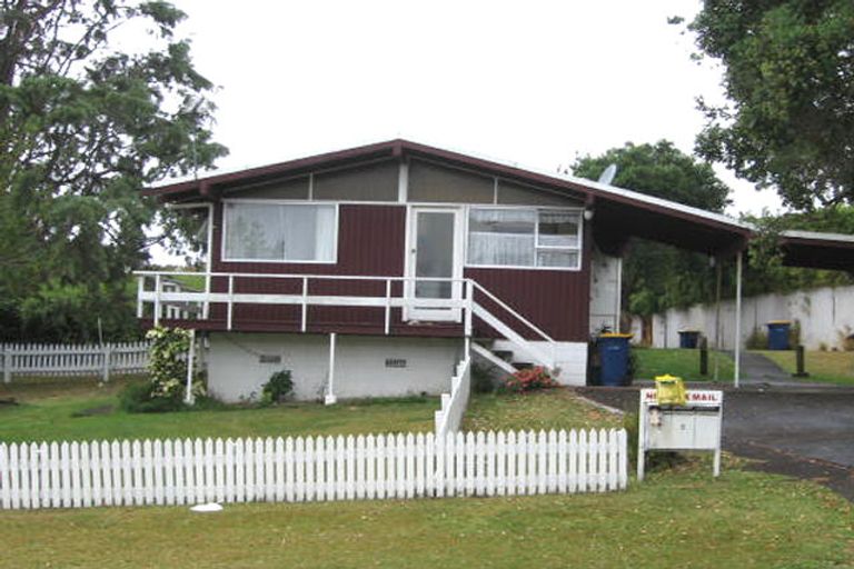 Photo of property in 128 Farquhar Road, Glendene, Auckland, 0602