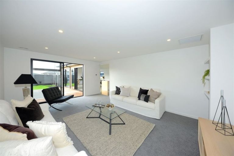 Photo of property in 10 Little Gem Road, Hornby, Christchurch, 8025