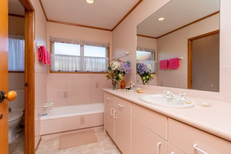 Photo of property in 8 Merehai Place, Snells Beach, 0920