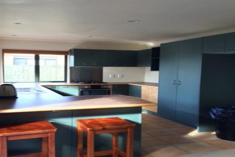 Photo of property in 2/11 Carniew Place, Dannemora, Auckland, 2016