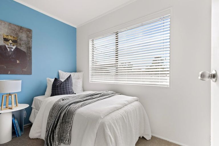Photo of property in 2/105 Carlisle Road, Torbay, Auckland, 0632