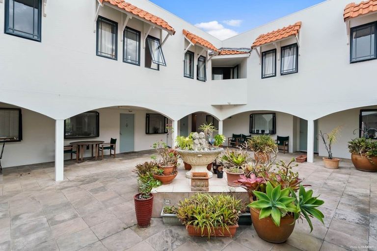 Photo of property in 9/77 Saint George Street, Papatoetoe, Auckland, 2025