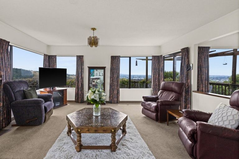 Photo of property in 90 Churchill Drive, Taradale, Napier, 4112