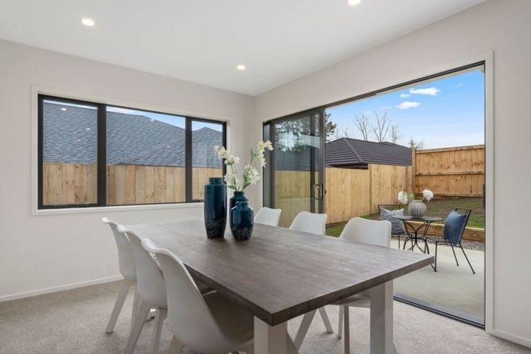 Photo of property in 7 Blatina Drive, Kumeu, 0810