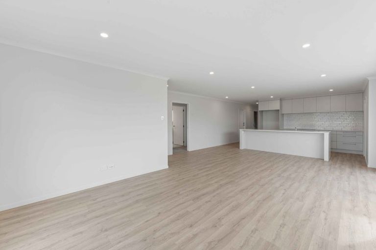 Photo of property in 19 Uatoto Road, Clarks Beach, 2122