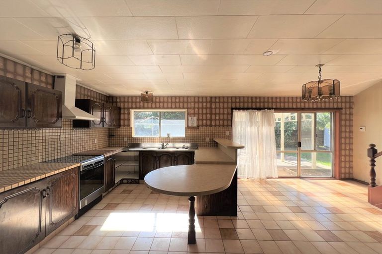 Photo of property in 94 Crawford Avenue, Mangere Bridge, Auckland, 2022