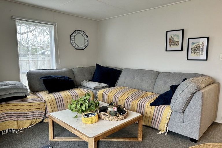 Photo of property in 2 Bryce Place, Kelvin Grove, Palmerston North, 4414