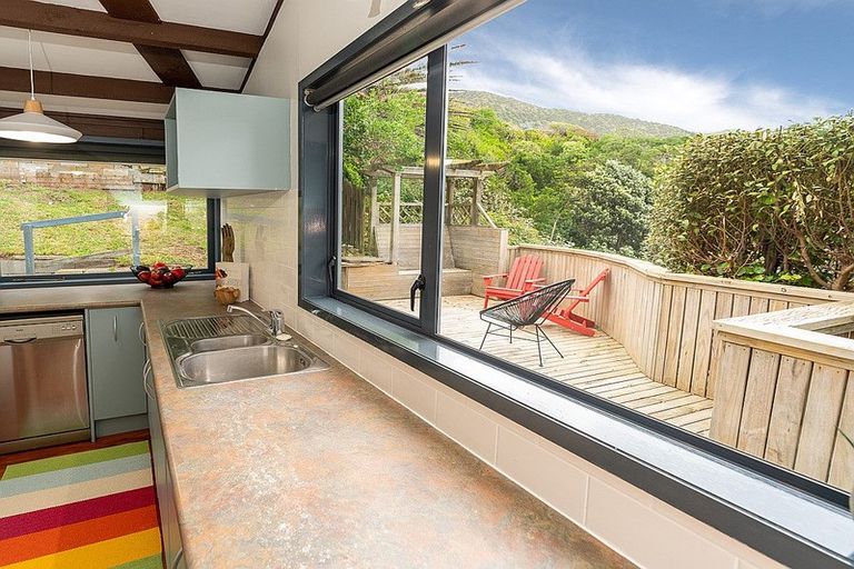 Photo of property in 62 The Parade, Paekakariki, 5034