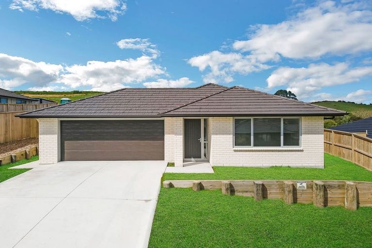 Photo of property in 65 Leathem Crescent, Pokeno, 2402