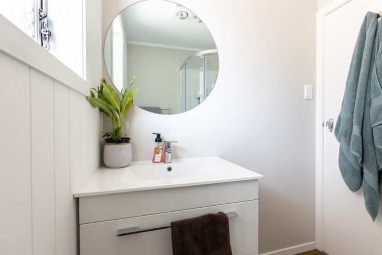 Photo of property in 119 Riversdale Drive, Merrilands, New Plymouth, 4312