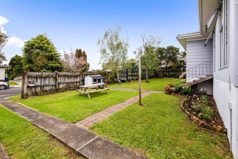 Photo of property in 6 Cherry Tree Place, Massey, Auckland, 0614