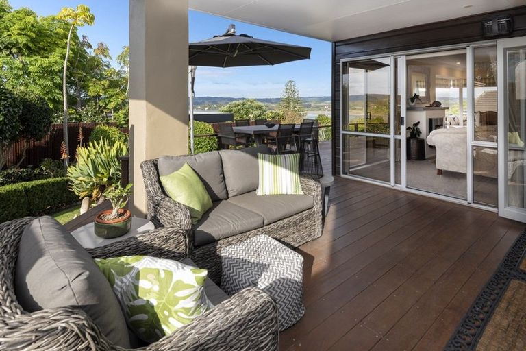 Photo of property in 3 Pounamu Place, Shelly Park, Auckland, 2014